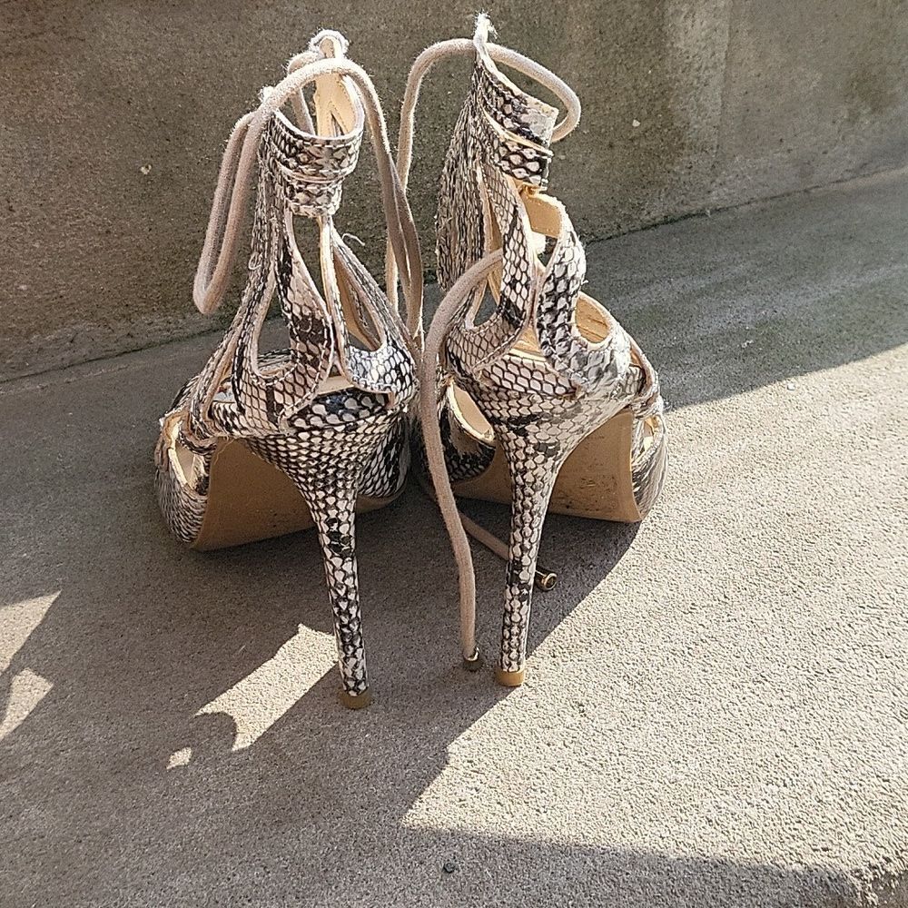 Snake skin heels - Picture 4 of 7